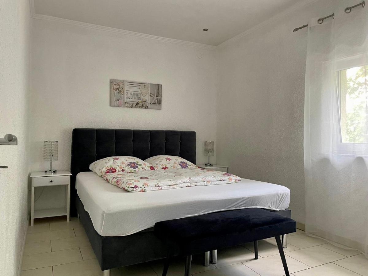 Easystay#4 Home Cinema Ferienwohnung In Kliniknaehe Mit Balkon, Boxspringbett & Netflix Bad Oeynhausen Buitenkant foto